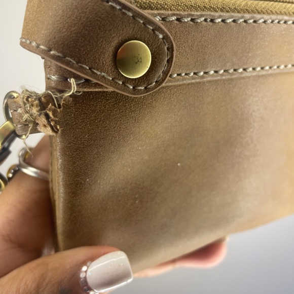 THIS IS A PROJECT: NEW-ISH ROOTS WALLET AS IS (WRISTLET NEEDS LOVE) - Picture 7 of 17